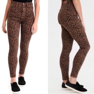 American Eagle Next Level Stretch Curvy Super High-rise Leopard Jeggings Size 10